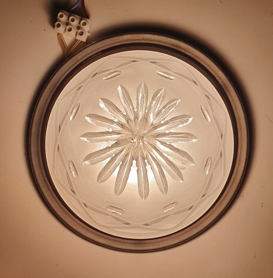 Image 1 of Lámpara de techo Art Déco con cristal tallado.