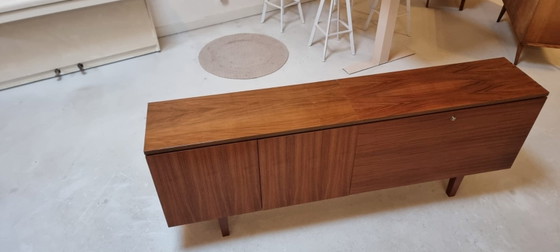 Buffet bas des années 70 – Bois (photo 9 of 17)