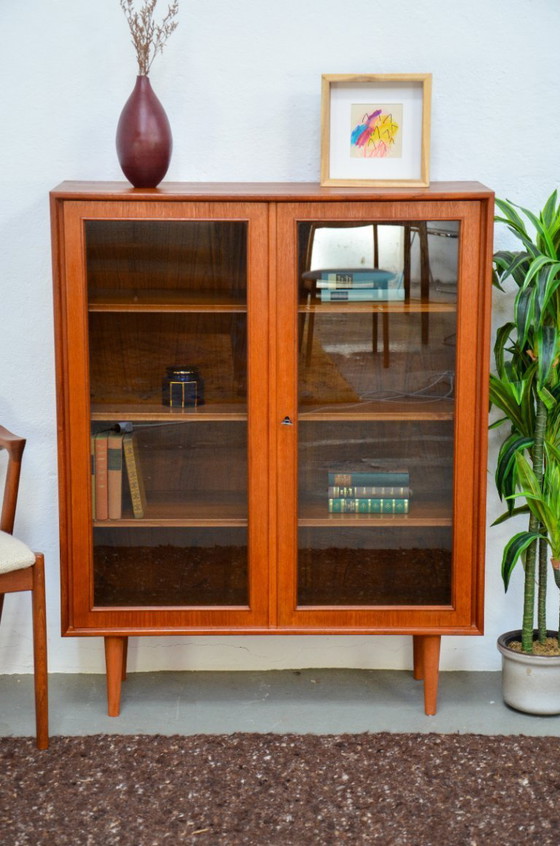 Image 1 of Vintage teakhouten vitrinekast, ladekast, dressoir, kledingkast, plank uit het midden van de vorige eeuw