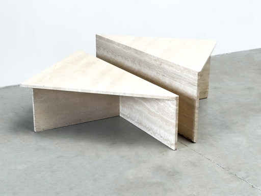 2x Tables basses triangulaires en travertin vintage