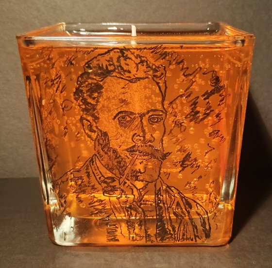 La Noche Estrellada · Vela funcional pintada a mano 1/1 de colección · Inspirada en Vincent van Gogh (photo 4 of 7)