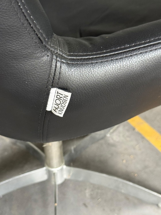 Pair of Hjort Knudsen Swivel Chairs – Leather, Metal (photo 4 of 8)