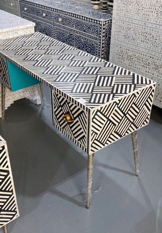 Image 1 of Schreibtisch mit Knocheneinlagen