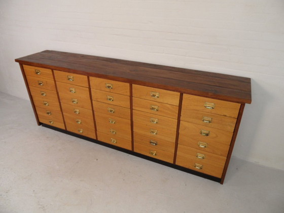 Mobile da negozio vintage con 30 cassetti – Cassettiere, Wood, Klassiek (photo 12 of 12)