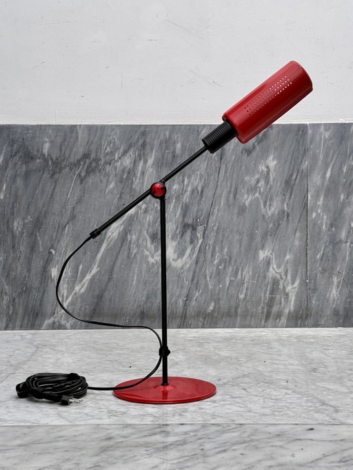 Venezianische Lumi Italia Lampe, Rot aus den 1980er Jahren – tafellampen, Metal (photo 2 of 11)