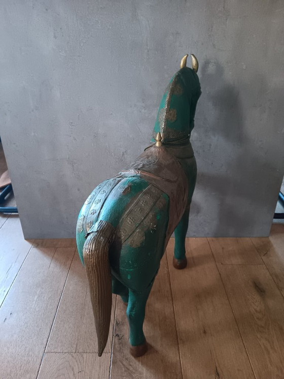 Image 1 of Decoratief Paard in Groene Patina en Gouden Accenten