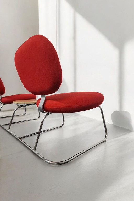 Panca Iconic Artifort Vega in tessuto rosso vibrante