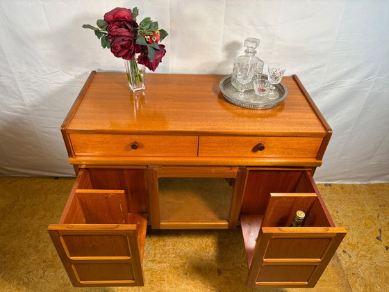 Superbe Meuble Bar Vintage Nathan en Teck | Années 1960–1970 | Design d'Inspiration Scandinave – Buffet bas (photo 3 of 11)