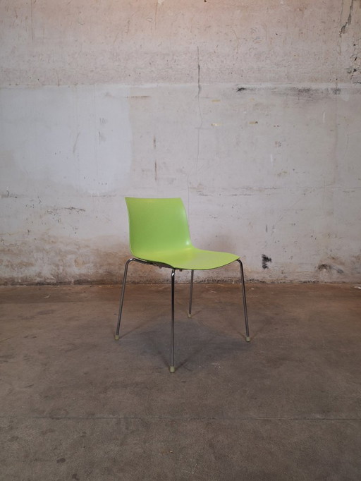 Arper Catifa 46 – Green stacking chair with chrome legs