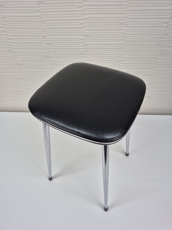 Image 1 of Tabouret Brabantia vintage. Tabouret carré chromé et noir.