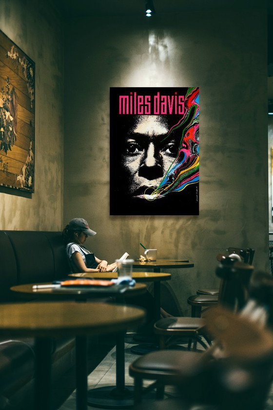 Image 1 of Miles Davis, bijgenaamd "The Prince of Darkness" - Jazzposter 1989 - 70 × 100 cm