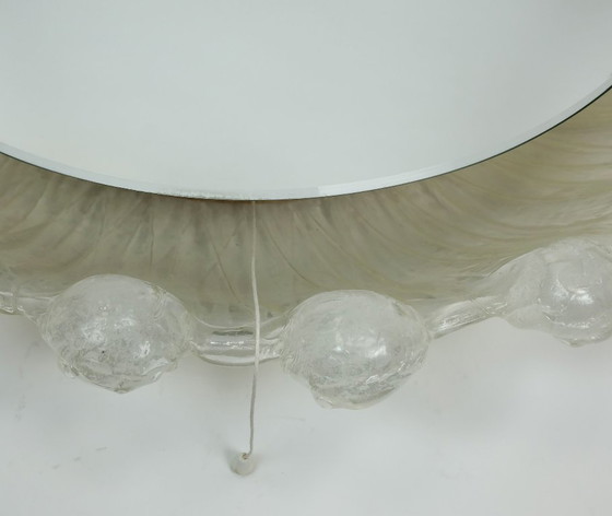 Image 1 of Verlichte wandspiegel van Schöninger met acryl frame en ijsglasdecoratie, jaren 60/70.