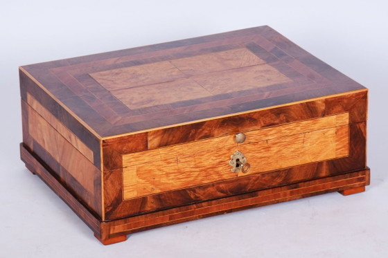 Portagioie Biedermeier restaurato, in frassino, acero, abete rosso e noce, di fabbricazione ceca, risalente (photo 5 of 16)
