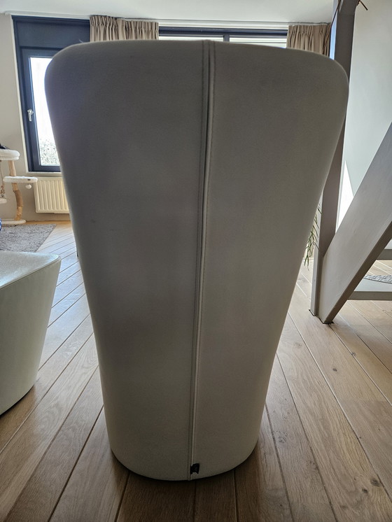 Image 1 of 2 x Vitra Einbeinstativ, weißes Leder