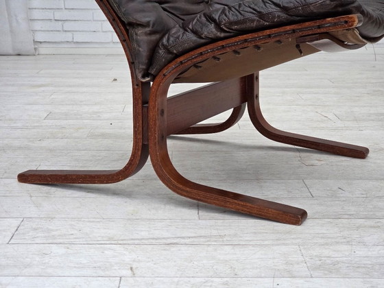 Image 1 of Anni '70, design norvegese di Ingmar Relling, modello "Siesta", pelle per mobili.