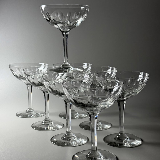 Image 1 of Set van 8 Art Deco champagnecoupéglazen (jaren 1920-1930) – halfkristal, handgegraveerd