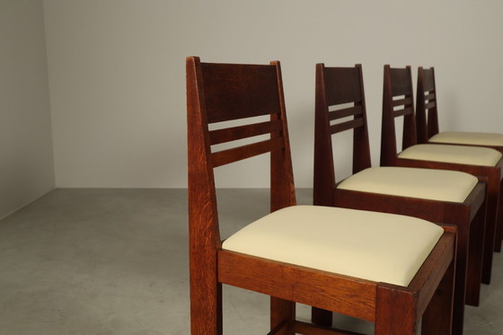 Image 1 of Satz von 4 Esszimmerstühlen aus Eiche der Haager Schule, ca. 1925–1935