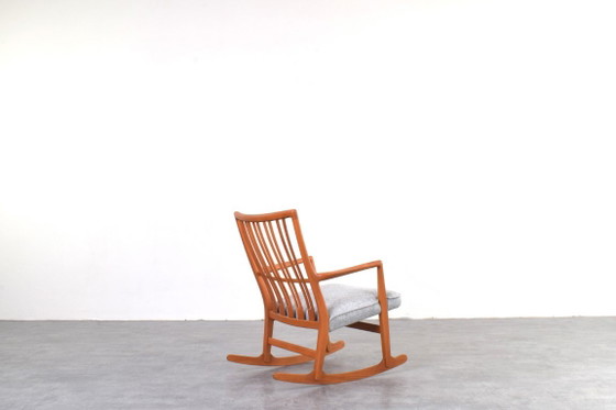 Schaukelstuhl ML33 von Hans J. Wegner für A/S Mikael Laursen, 1950er Jahre. – Hans Wegner, Schaukelstühle (photo 5 of 18)