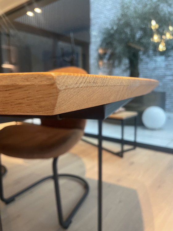 Image 1 of 4 di 6 cognac nubuck MXSOFA stoelen EN eiken tafel in bootvorm 180