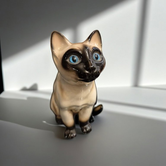 Image 1 of Figurine vintage de chat siamois « Vaga » aux yeux bleus