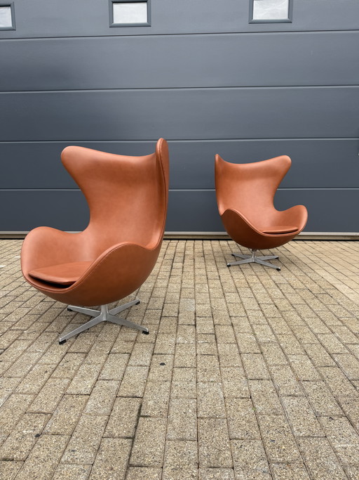 2x Vintage Fritz Hansen Egg Chair Cognac uit de 1960’s leder NIEUWstaat!