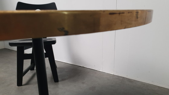 Image 1 of Messing patiniert Tisch rund wabi sabi Gusseisen Basis Pedrali