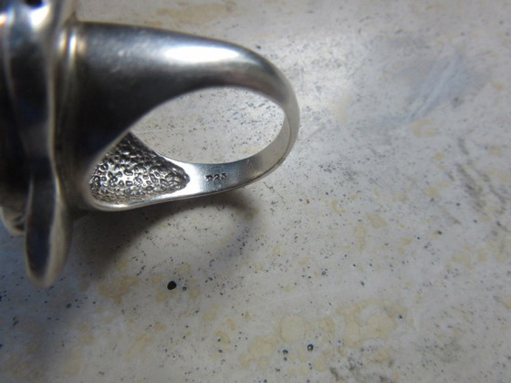 Bague moderniste en argent sterling marquée Italie et 925, grande taille – Objets déco (photo 3 of 9)