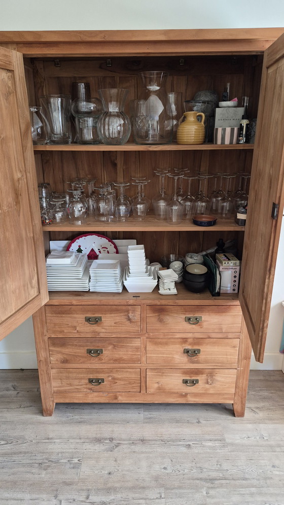 Image 1 of Teakholzschrank