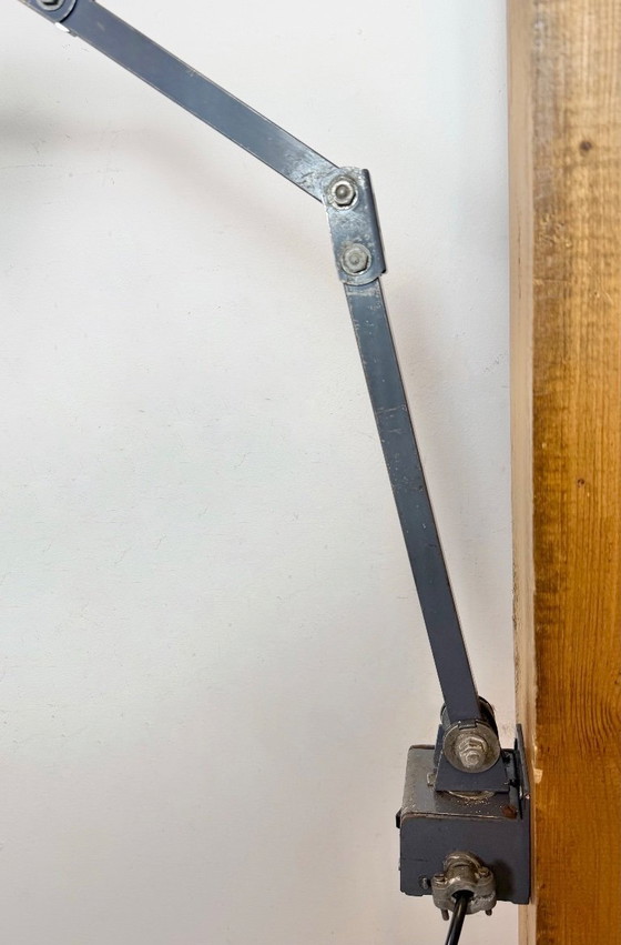 Image 1 of Industriële grijze verstelbare wandlamp van Memlite, jaren 60