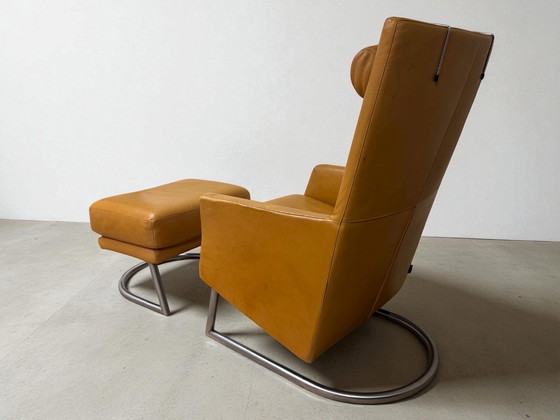 Image 1 of Montis Madonna armchair met hocker