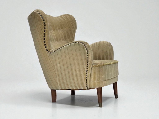 Poltrona danese, anni '60, velluto verde chiaro, legno di faggio.