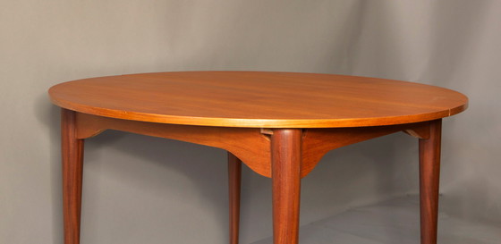 Image 1 of Table de salle à manger extensible circulaire italienne en teck, années 1960