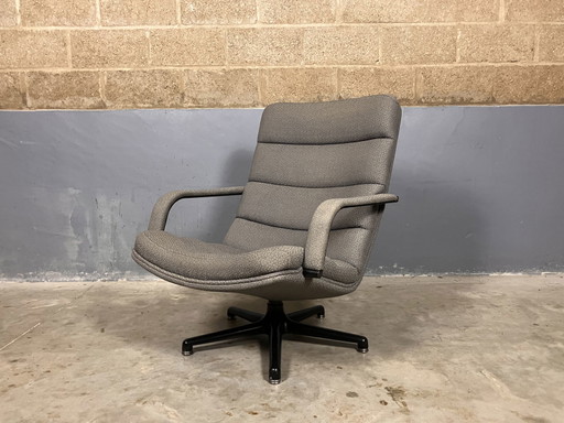 Artifort Harcourt F141 draaifauteuil