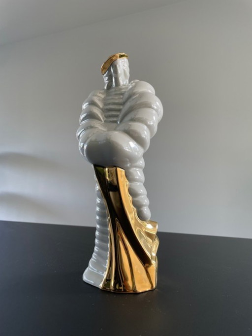 Vintage Statue Lady With Fur Coat - Sanbo Ceramica Valencia (1980s)
