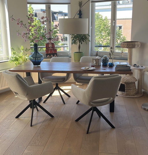 4 sillas de comedor nuevas