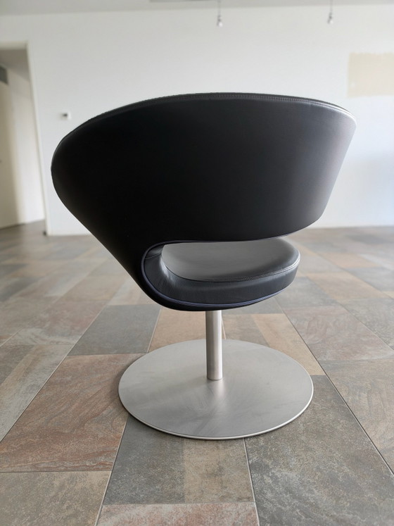 Poltrona design Variér Peel Club | Olav Eldøy | Pelle nera | Girevole, Poltrone, Metallo, Nero (foto 3 di 5)