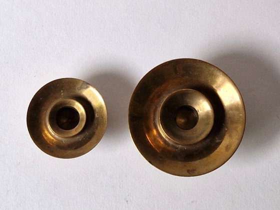 Studio W Sweden - Deux bougeoirs en bronze faits main - Marqués - Années 70 – Bougeoirs et chandeliers (photo 3 of 5)