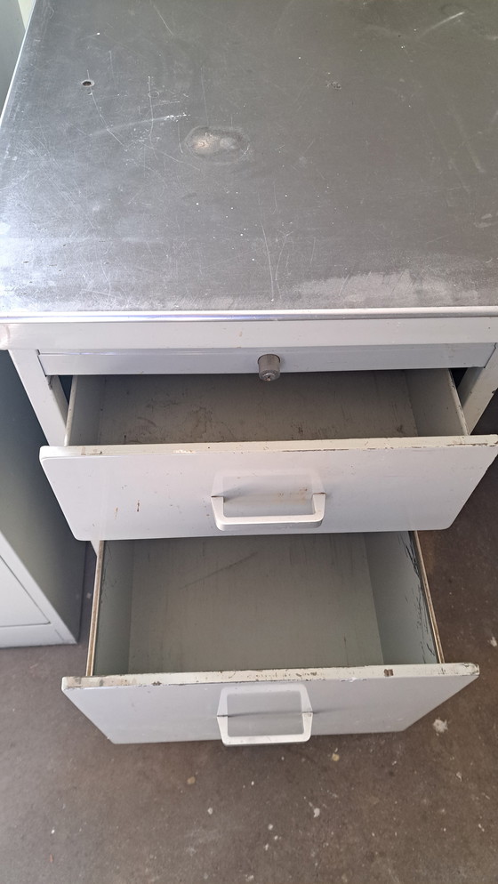 Image 1 of Metal vintage desk/workbench