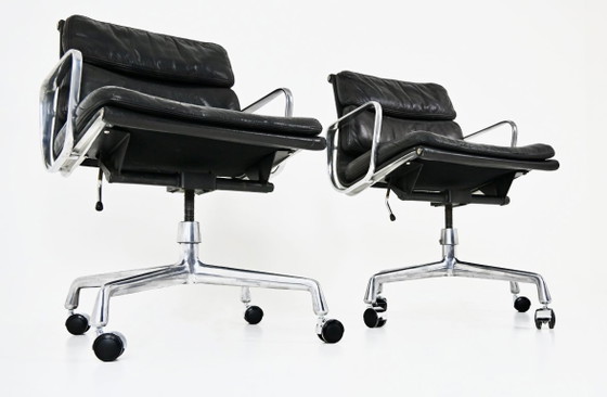 Sedie Soft Pad di Charles & Ray Eames per Ring Mobelfabrikk Norvegia, anni '70 – Ring Møbelfabrikk (photo 10 of 13)