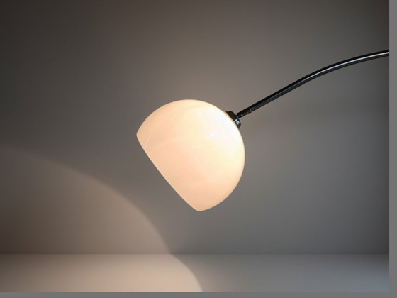 Lampada ad arco cromata con base in marmo bianco, Stile Space Age, Lampade da terra, Metallo, Modern (foto 3 di 5)