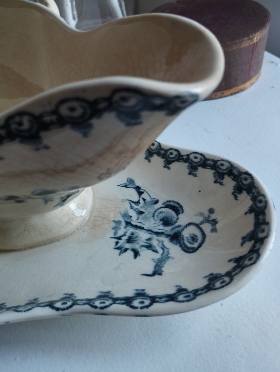 Image 1 of Large sauce boat on a stand, Gien ironstone "Thistles"