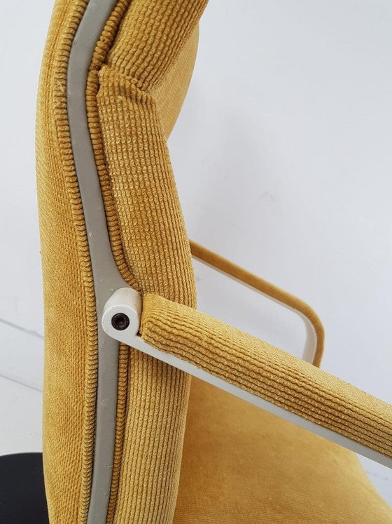 Vintage Artifort Nieuw Gestoffeerd Geel – Fauteuils, Metal, Textile (photo 4 of 8)