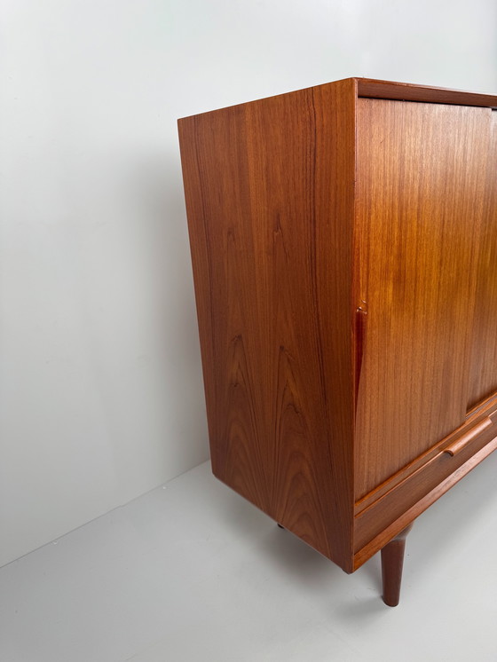 Image 1 of Buffet en teck Omann Jun modèle 13 – Classique danois du milieu du siècle