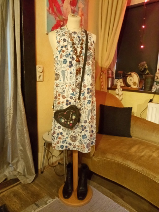 Vintage handtas met hartvormig hart, traditionele Oktoberfest-kostuums – crossbody tassen, Metal, Textile (photo 2 of 6)