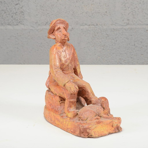 Esculturas de terracota firmada y fechada en 1953 con la inscripción '¡En mis tiempos, oh qué tiempos!'