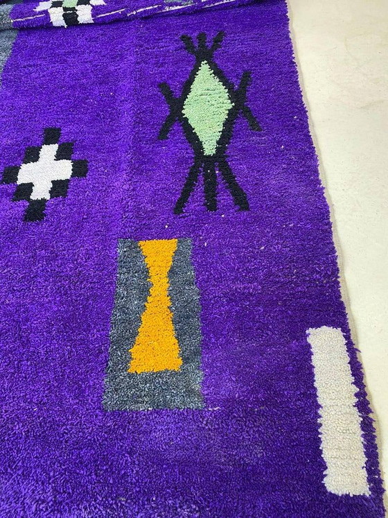 Tapis marocain blanc cassé avec motifs colorés, 250cm x 150cm (photo 6 of 9)