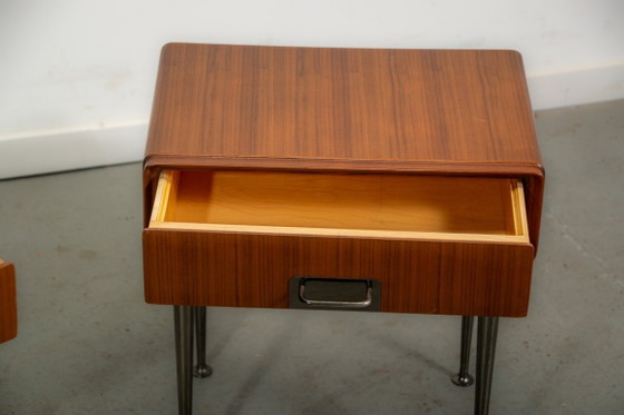 Image 1 of Comodini italiani in teak con dettagli in ottone. Circa 1970.
