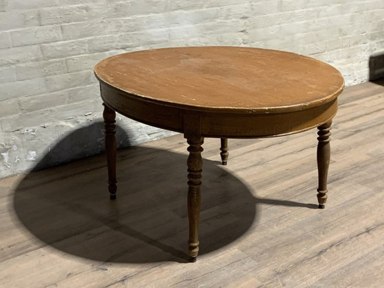 Image 1 of Table ovale française avec une belle patine authentique