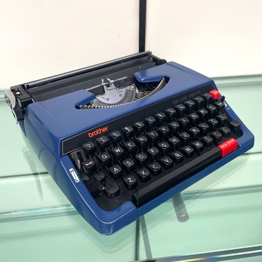 Macchina da scrivere Brother Deluxe 250TR blu, anni '70, con custodia, prodotta in Giappone.