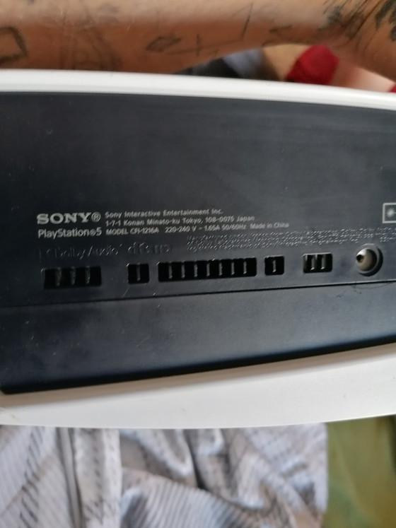 PlayStation 5 sans câbles ni manettes (console seule) – Sony, Objets déco, Plastic (photo 12 of 12)